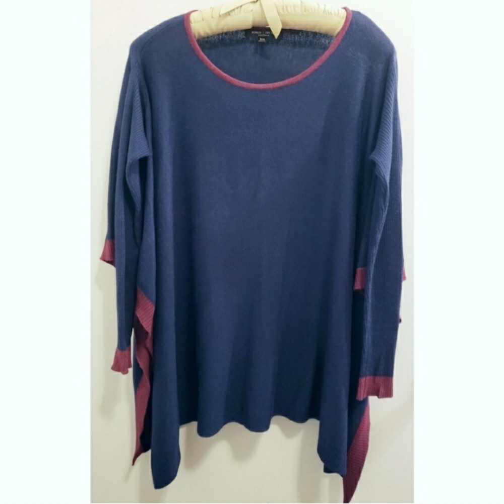 Romeo + Juliet Couture sleeved poncho sweater